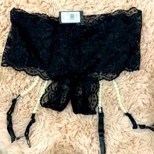 Underwear with garter belt